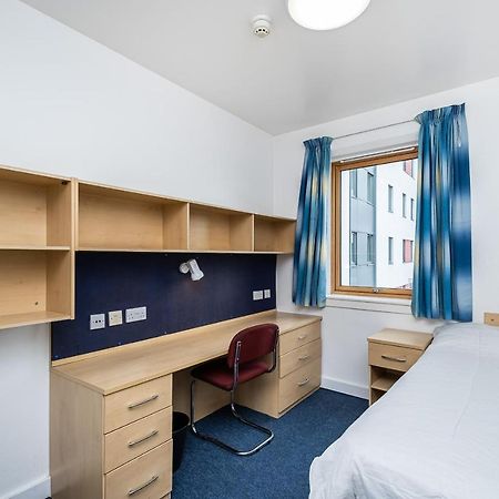 1 Night Free Comfortable Ensuite Rooms, Gillingham - Sk Hoo Exteriér fotografie